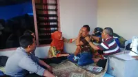 Suasana keluarga bunuh diri di Semarang (Liputan6.com / Edhie Prayitno Ige)