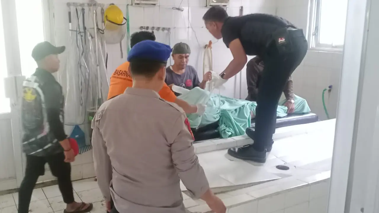 Identitas pria yang ditemukan tewas tenggelam di Pantai Karanghawu, Kecamatan Cisolok, Kabupaten Sukabumi, akhirnya terungkap.