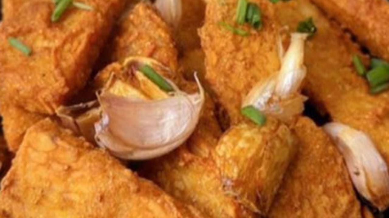 Sedap Banget, Tempe Goreng Bawang Putih dengan Rasa Lebih Kaya