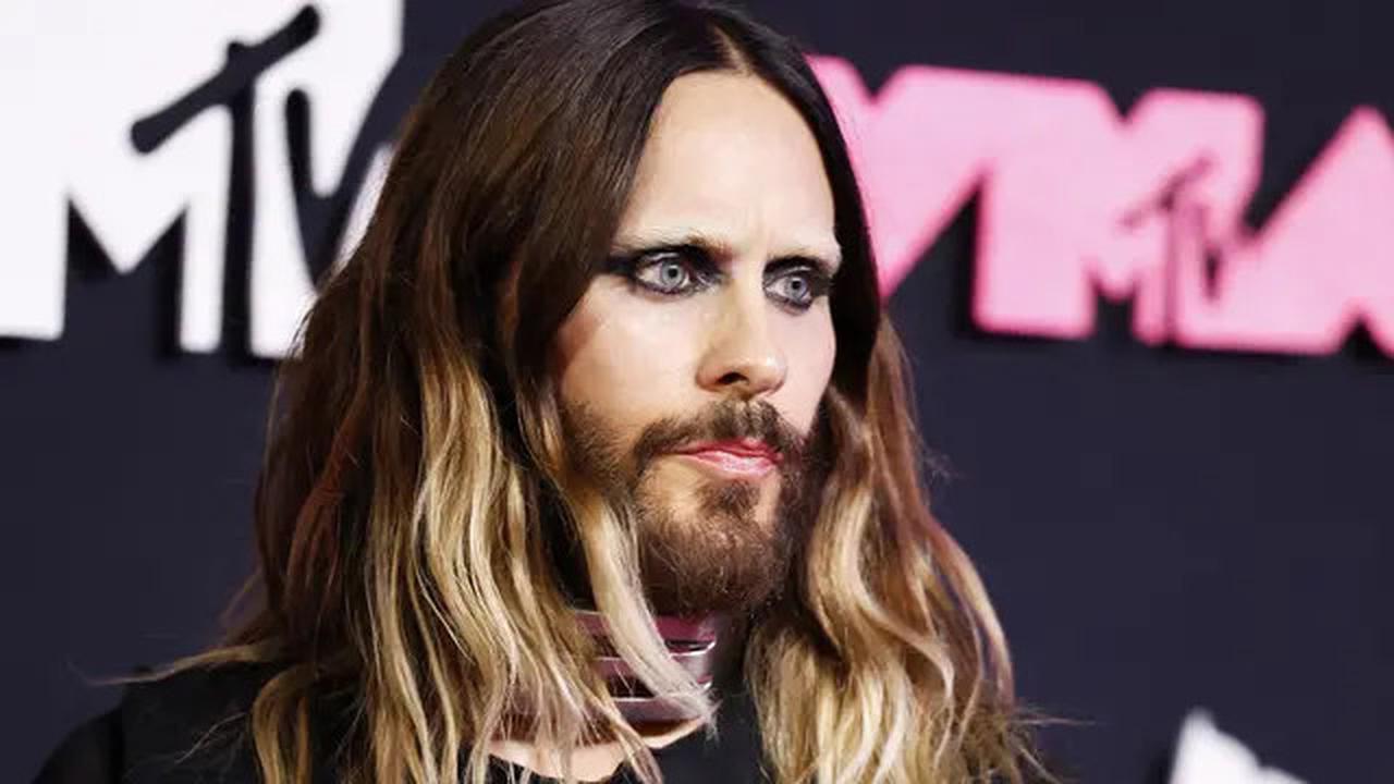 Akhirnya Jared Leto Buka Suara Usai Dituduh Lakukan Pelecehan pada 9 Wanita Termasuk Anak di Bawah Umur