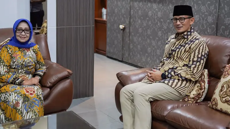 Ketua Dewan Pimpinan Wilayah (DPW) Partai Persatuan Pembangunan (PPP) Jawa Timur, Nyai Munjidah Wahab bertemu dengan Menparekraf Sandiaga Uno.