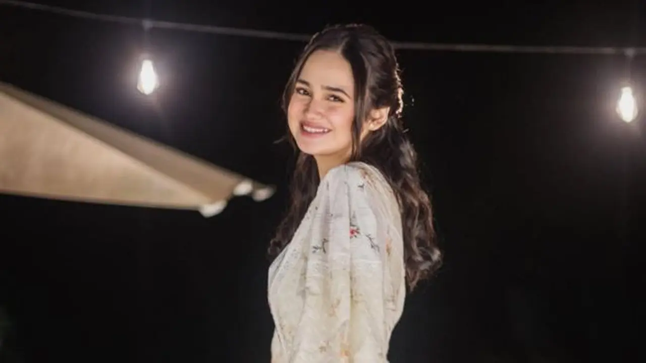 Potret Syifa Hadju Kenakan Long Dress (credit: instagram/syifahadju)