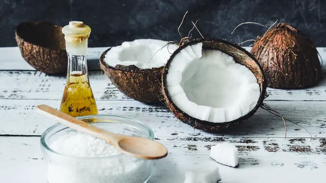 Penggunaan Minyak Tertentu Dapat Membantu Merawat Alis