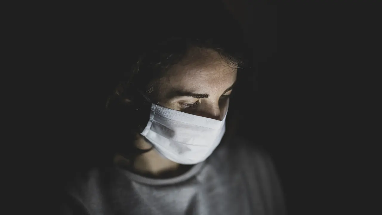 [Fimela] Masker Kain
