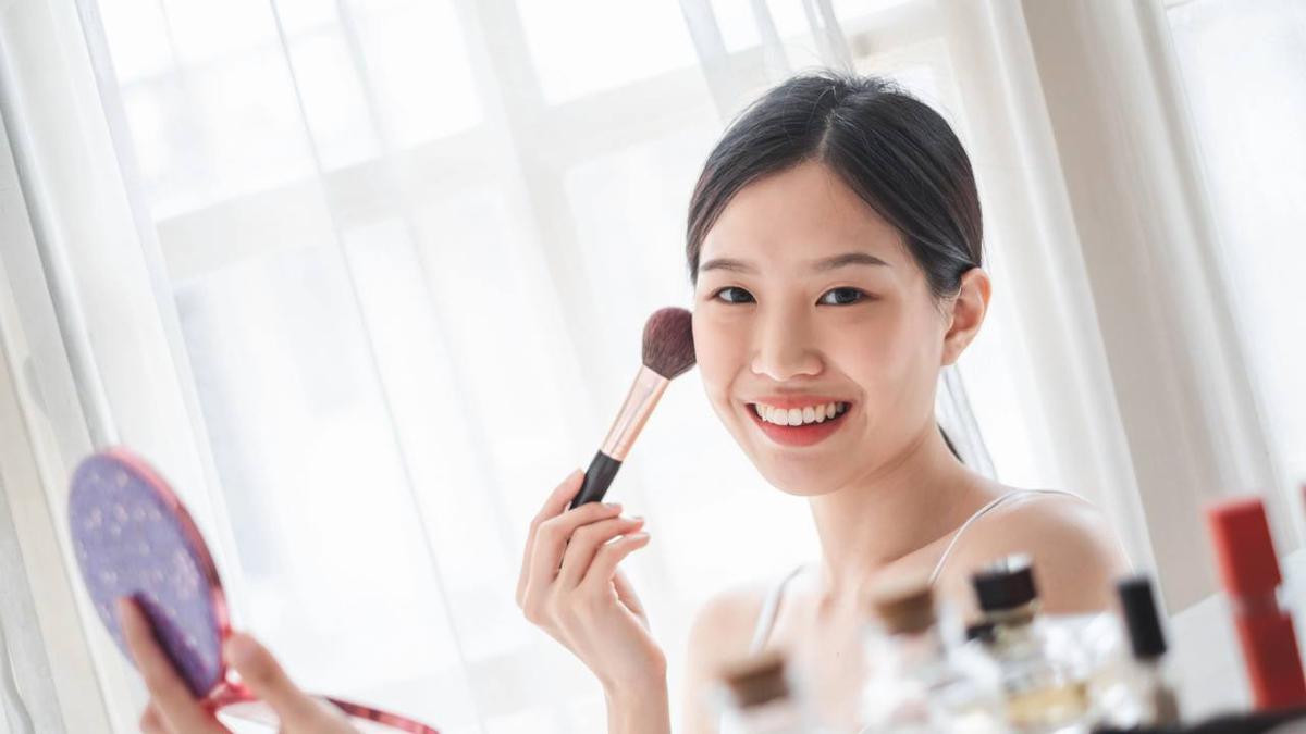 Powder Blush On Favorit untuk Tampil Fresh Natural, Apa Saja Rekomendasinya?