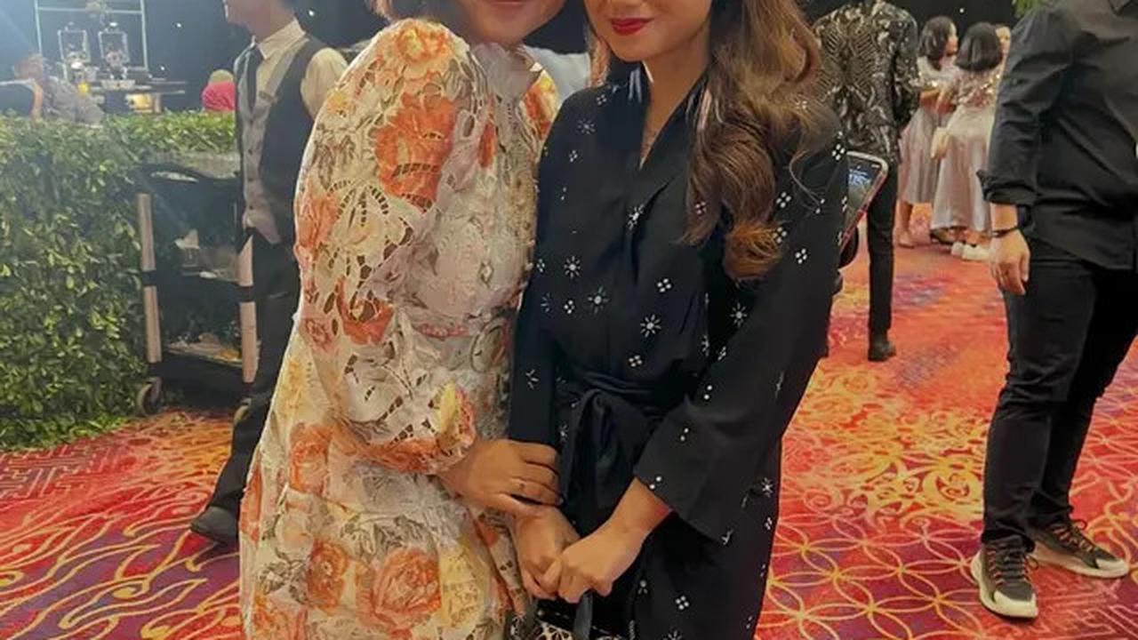 Tampil Unik dengan Kebaya Model Kimono, Lihat Pesonanya dari Penampilan Celine Evangelista hingga Tissa Biani