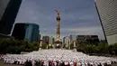 Ribuan koki ini sengaja berkumpul untuk mencoba memecahkan rekor Guinness, Mexico City, Sabtu (17/05/2014) (AFP PHOTO/Alfredo ESTRELLA).