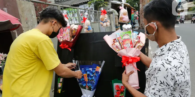 Berburu Suvenir Unik di Hari Kasih Sayang