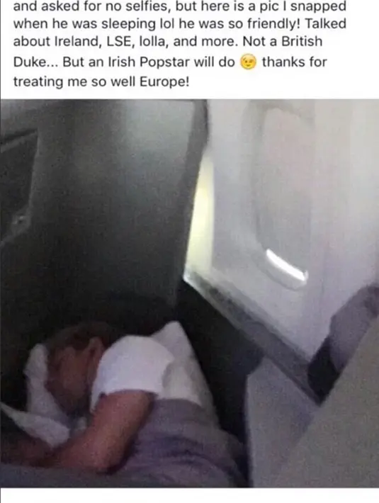 Tetap saja, namanya juga penggemar, si wanita yang tak disebutkan namanya ini tetap saja bandel mengambil foto Niall yang sedang tidur dan istirahat. Ia langsung mengunggahnya lewat akun twitter. (Twitter)