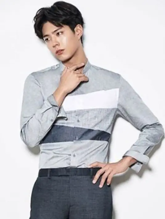 Seperti yang diketahui, Park Bo Gum dan Irene merupakan sepasang pemandu acara. Mereka sempat memandu acara musik mingguan yang tampil di KBS. Keduanya pun juga memiliki kekompakan yang luar biasa. (Instagram/parb0gum)