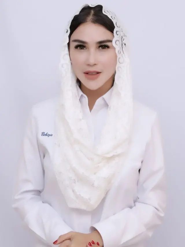Artis penyanyi Indonesia yang juga merupakan politisi Partai Amanat Nasional (PAN) Bebizie Sri Mulyati dilantik menjadi Bendahara Umum Perempuan Amanat Nasional (PUAN) DPW DKI Jakarta.