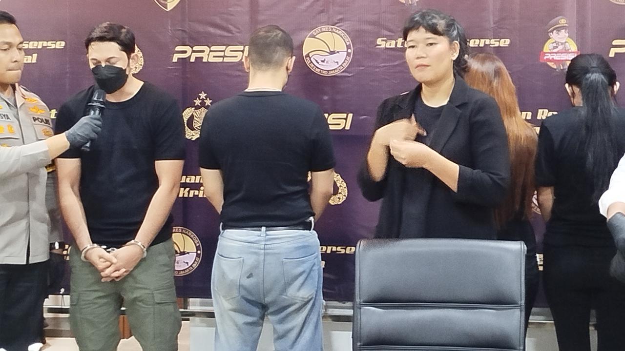 Detik-Detik Andrew Andika Ditangkap Kasus Narkoba, Ini Penampakannya Usai jadi Tersangka