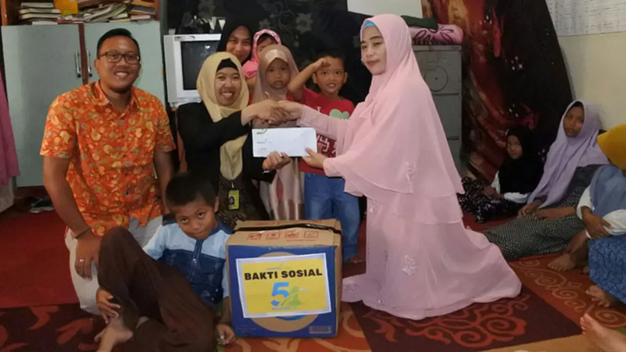 Selain Sembako, Bandara Juanda Juga Baksos Buku dan Baju di Perayaan HUT Angkasa Pura I ke 54