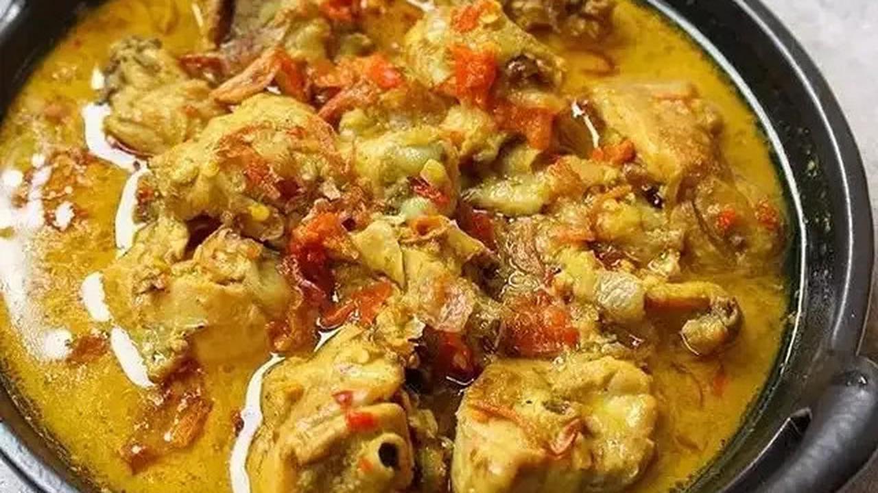 Bumbu kari ayam merupakan salah satu komponen makanan yang banyak digemari oleh masyarakat luas, khususnya di Asia tak terkecuali Indonesia.