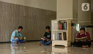 Sejumlah jemaah membaca Al-Quran di Masjid At- Taqwa, Jakarta, Rabu (14/4/2021). Bulan Ramadhan umat muslim banyak menghabiskan waktu untuk tadarus Al Quran baik siang hari dan malam hari. (Liputan6.com/Faizal Fanani)