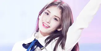 JYP mengumumkan bahwa Jeon Somi telah meninggalkan agensi yang menanunginya tersebut. (Allkpop)