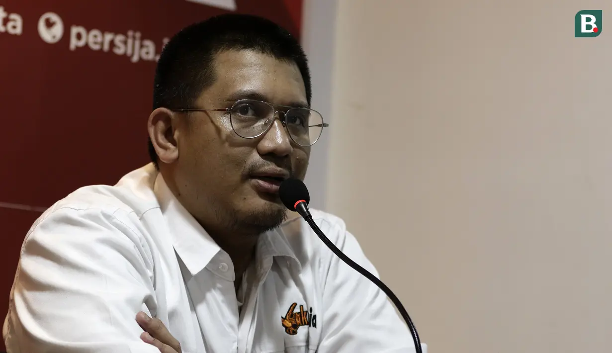 Ketum The Jakmania, Diky Soemarno, saat jumpa pers jelang peluncuran tim Persija di Kantor Persija, Kuningan, Jakarta, Jumat (21/2). Peluncuran tim Persija akan diisi dengan laga uji coba melawan tim asal Singapura.(Bola.com/Yoppy Renato)