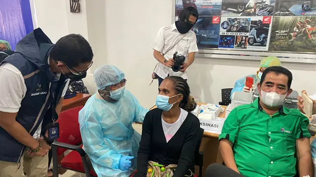 Vaksinasi Covid-19, Sandiaga Uno: Jadi Awal Kebangkitan Ekonomi Papua