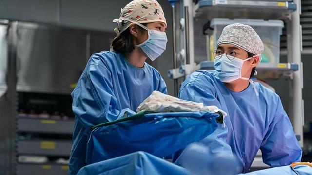 The Trauma Code: Heroes on Call (2025)