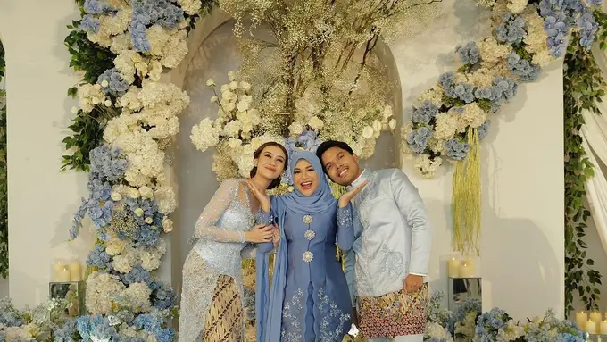 6 Potret Tampilan Keluarga Besar di Acara Lamaran Thariq Halilintar dan Aaliyah Massaid, Aurel Hermansyah Berkebaya Biru hingga Kris Dayanti