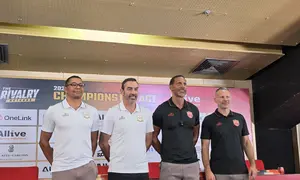 Gilberto Silva, Robert Pires, Rio Ferdinand dan Ryan Giggs dalam jumpa pers The Rivalry Return (Liputan6.com/Thomas)