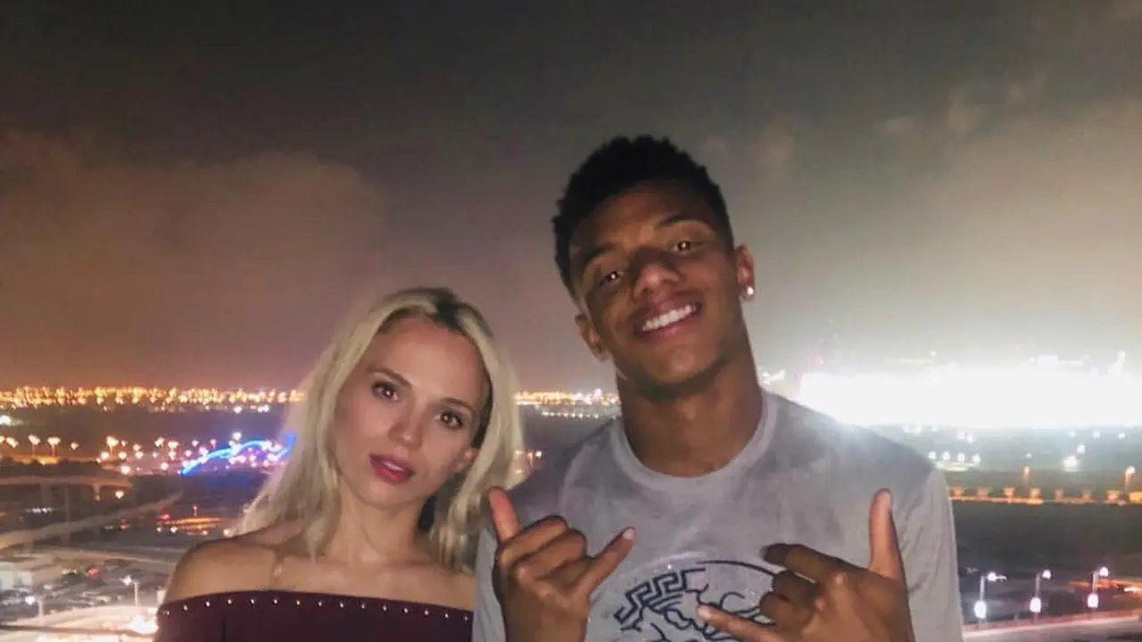 David Neres (Ajax Amsterdam) dengan Sang Kekasih, Kira Winona