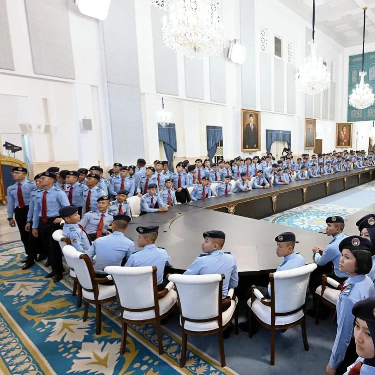 Pelajar Taruna Nusantara Mengunjungi Istana