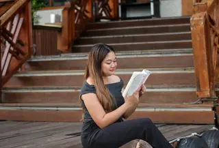 Ramalan zodiak Libra 2026 yang penuh dengan hal yang menjanjikan./copyright fimela/adrian putra