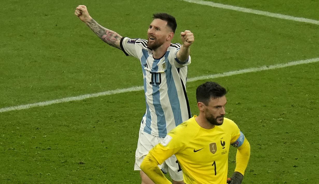 Lionel Messi. Bintang Argentina yang baru saja membawa negaranya menjuarai Piala Dunia 2022 yang menjadi Piala Dunia kelimanya ini menjadi pemain dengan jumlah kontribusi gol terbanyak di Piala Dunia sepanjang masa. Ia total berkontribusi dalam 21 gol, dengan rincian mencetak 13 gol dan 8 assist dari 26 laga mulai edisi 2006 hingga 2022. (AP Photo/Francisco Seco)
