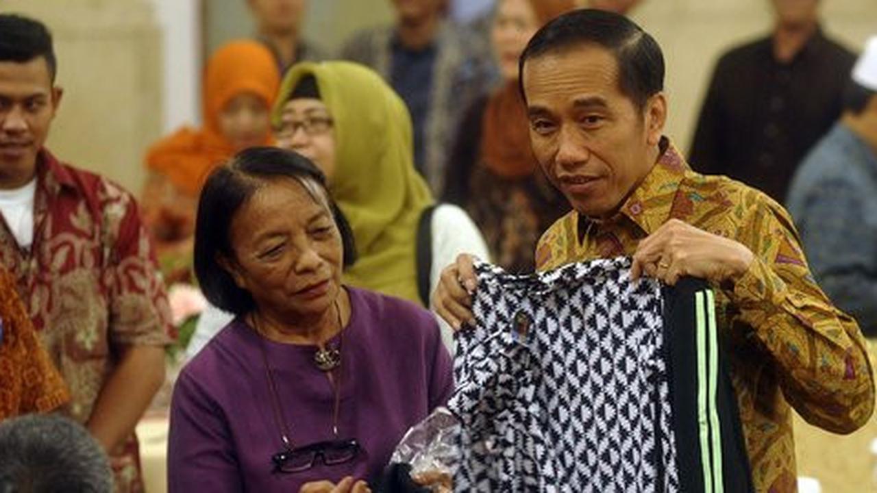 Usai lihat varietas padi, Jokowi mendadak gelar rapat di rumah warga