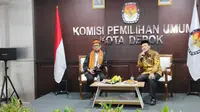 Ketua KPUD Kota Depok Nana Sobarna saat menerima kedatangan DPD PKS Kota Depok di kantor KPUD Kota Depok, Senin (8/5/2023). (Liputan6.com/Dicky Agung Prihanto)