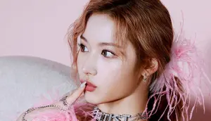 11 Tahun Bersama TWICE, Sana Bagikan Perasaannya