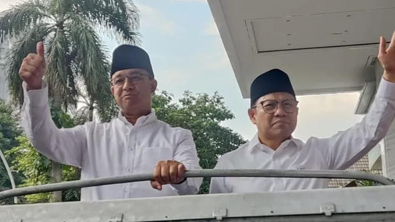 Hanya saja, Sahroni langsung memerintahkan stafnya untuk membayarkan pajak kendaraan Land Rover berwarna putih tersebut di hari mobil itu digunakan.<br>