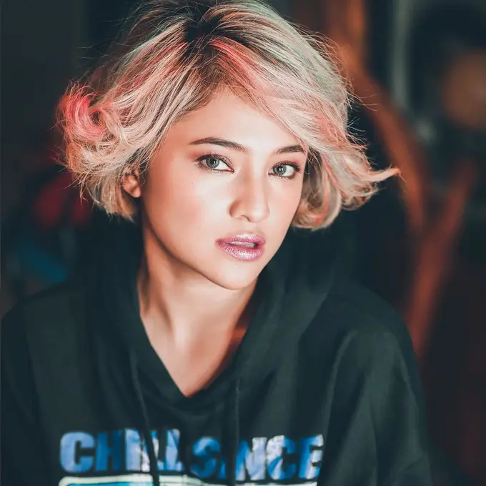 6 Potret Marshanda dengan Rambut Pendek, Makin Memesona