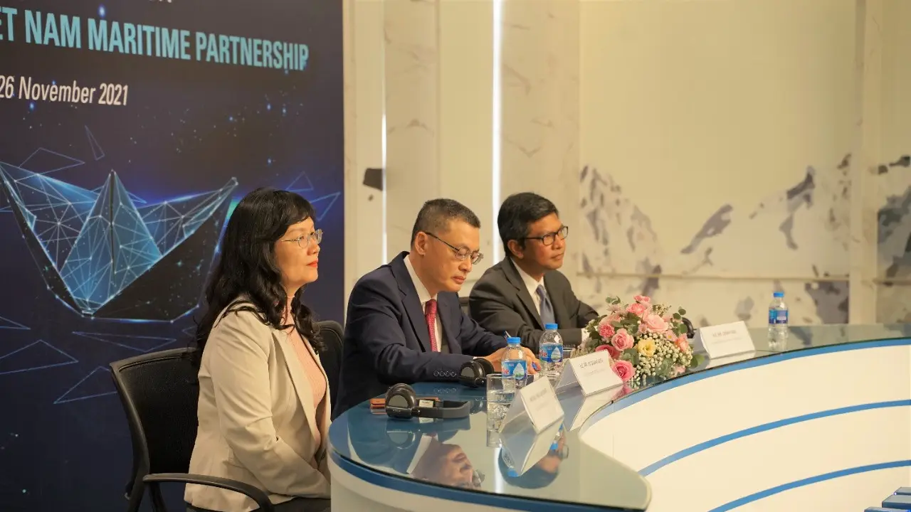 Dubes RI untuk Vietnam, Denny Abdi (tengah), dalam roundtable discussion bertema “Building Indonesia-Vietnam Maritime Partnership.