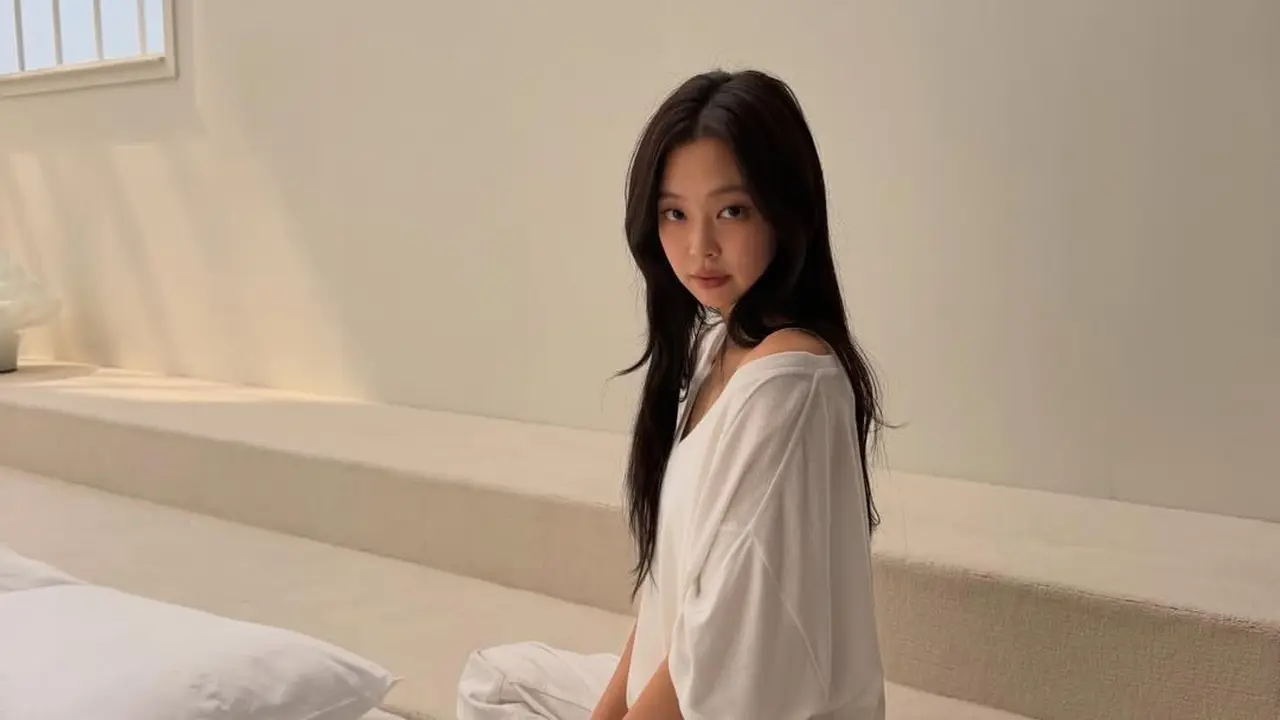 Bukan Sekadar Fokus pada Wajah, Ini Ritual Body Care Andalan Jennie BLACKPINK untuk Kulit Glowing