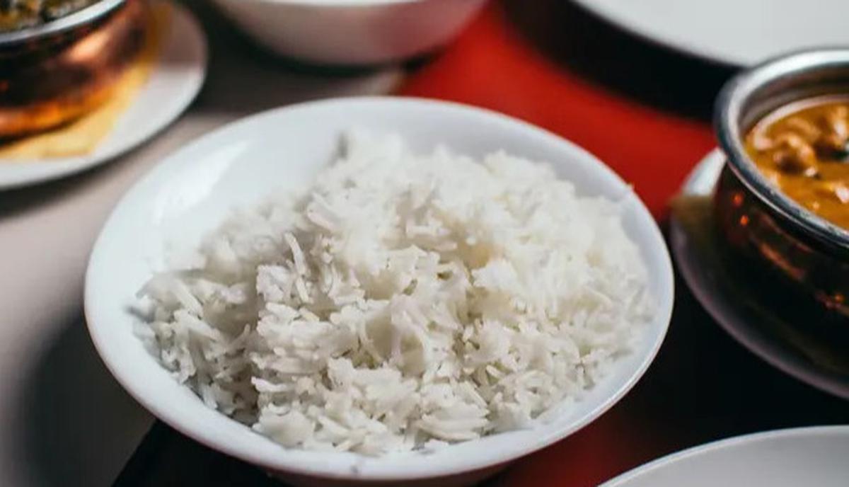 Nasi Terlalu Keras atau Lembek? Ini Cara Memasak Nasi agar Tepat dan Pulen