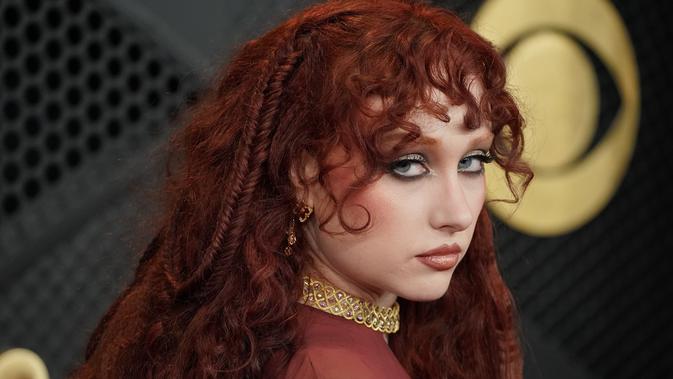 Chappell Roan Hebohkan Karpet Merah Grammy Awards 2026 dengan Gaun Tindik Payudara