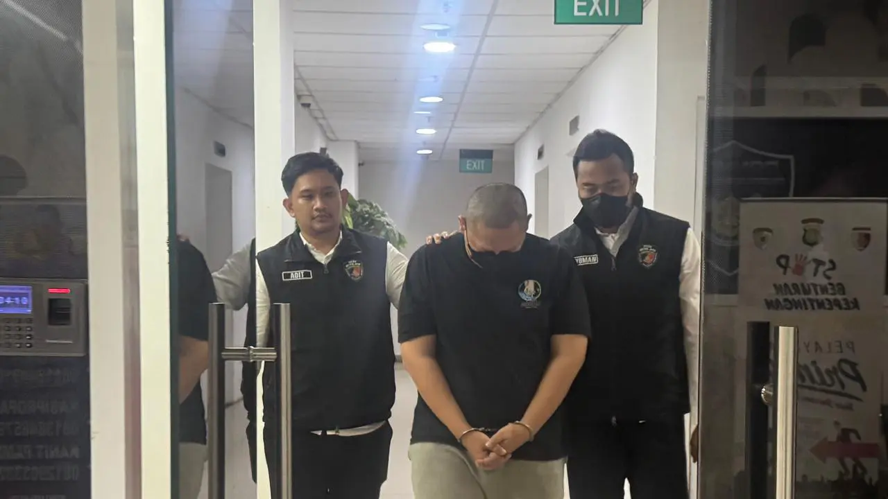 Pelaku penipuan berkedok lowongan jadi pilot. (Liputan6.com/Pramita Tristiawati)