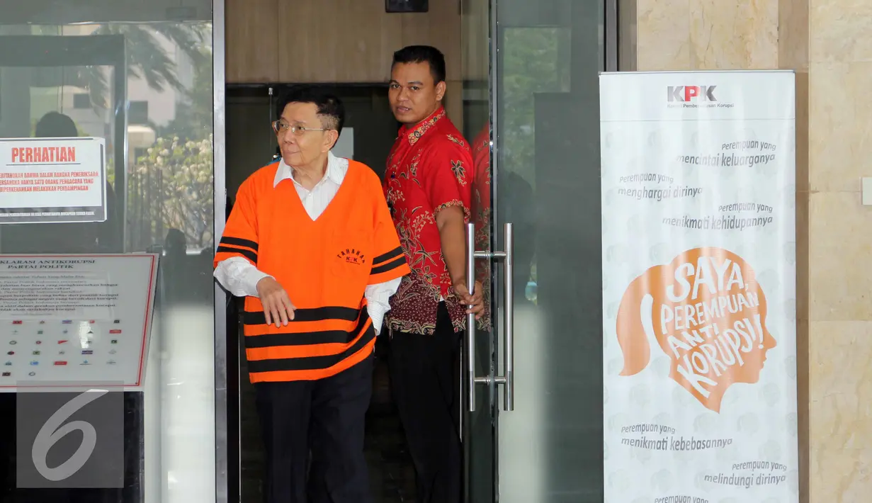 Hengky Wijaya saat keluar dari Gedung KPK, Jumat (31/7/2015). Hengky tersangkut kasus rehabilitasi kelola dan transfer instalasi PDAM Makassar tahun anggaran 2006-2012. (Liputan6.com/Helmi Afandi)