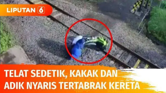 VIDEO: Ngeri! Telat Sedetik Saja, Kakak Beradik Ini Nyaris Tertabrak Kereta Gegara Motor Mogok