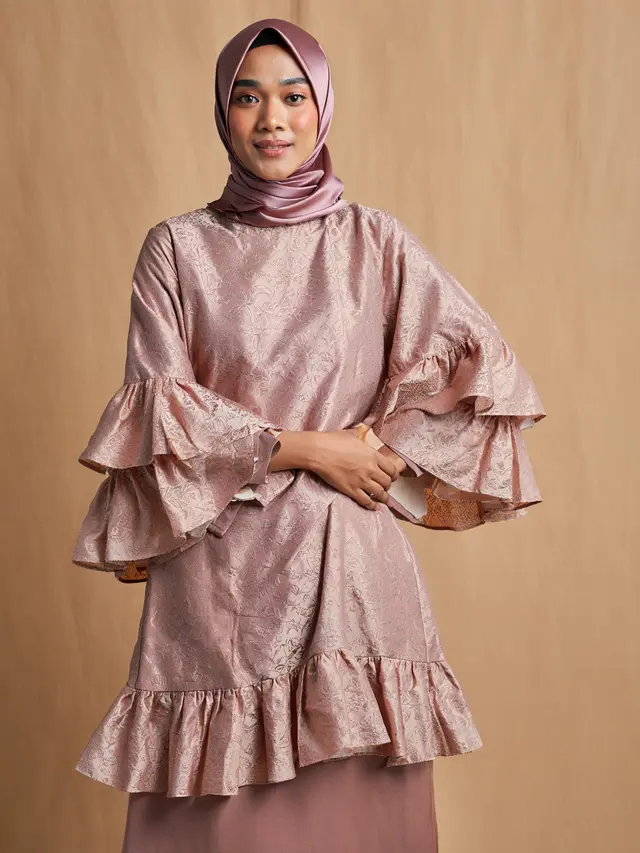 Model Gamis Brokat Ibu-Ibu Terbaru