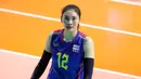 <p>Pemain Timnas Bola Voli Putri Thailand, Hattaya Bamrungsuk saat laga Grup A Bola Voli Putri SEA Games 2023 melawan Timnas Bola Voli Putri Indonesia di Olympic Complex Indoor Main Hall, Phnom Penh, Kamboja, Selasa (09/05/2023). (Bola.com/Abdul Aziz)</p>