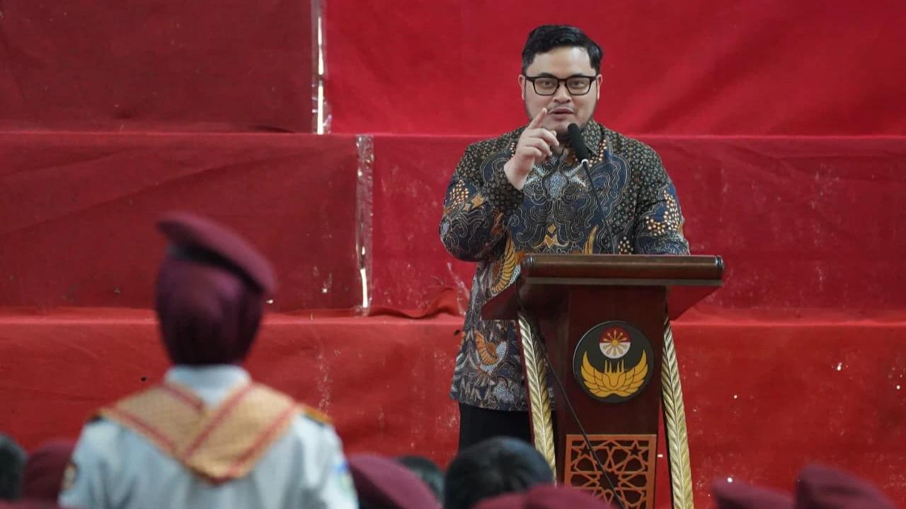 Passing Grade Terbaik se-Kediri, Mas Dhito Antarkan Siswa Boarding School Masuk Perguruan Tinggi
