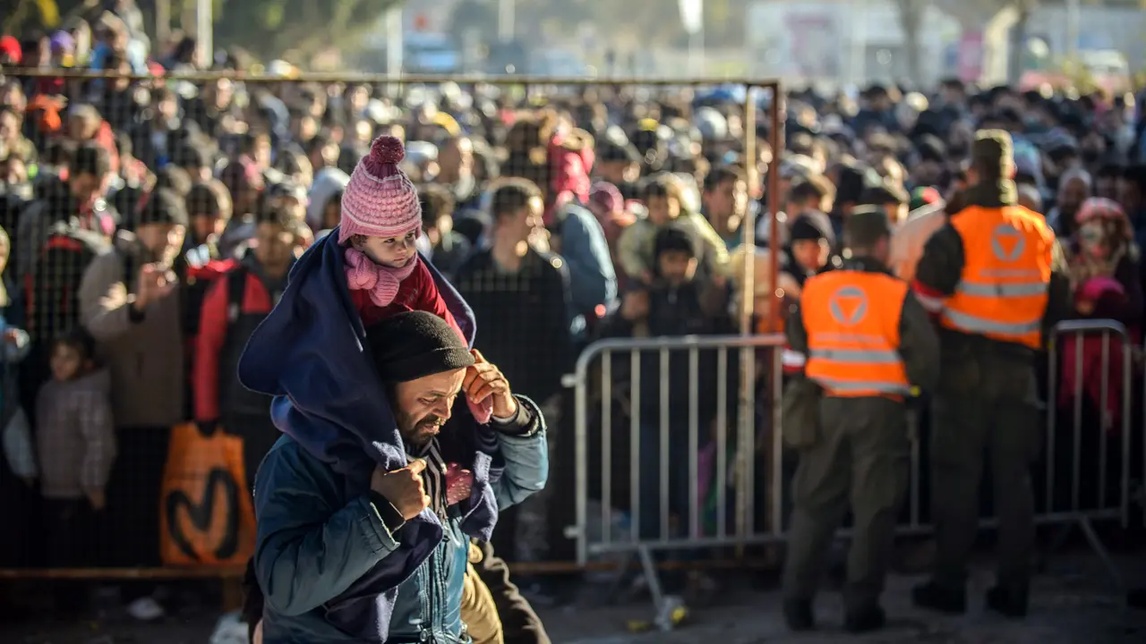 20151103-Ribuan Imigran Membeludak Padati Slovenia
