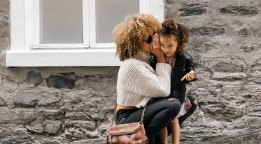 [Bintang] Tukang Gosip, 3 Zodiak Ini Nggak Boleh Kamu Jadiin Tempat Curhat