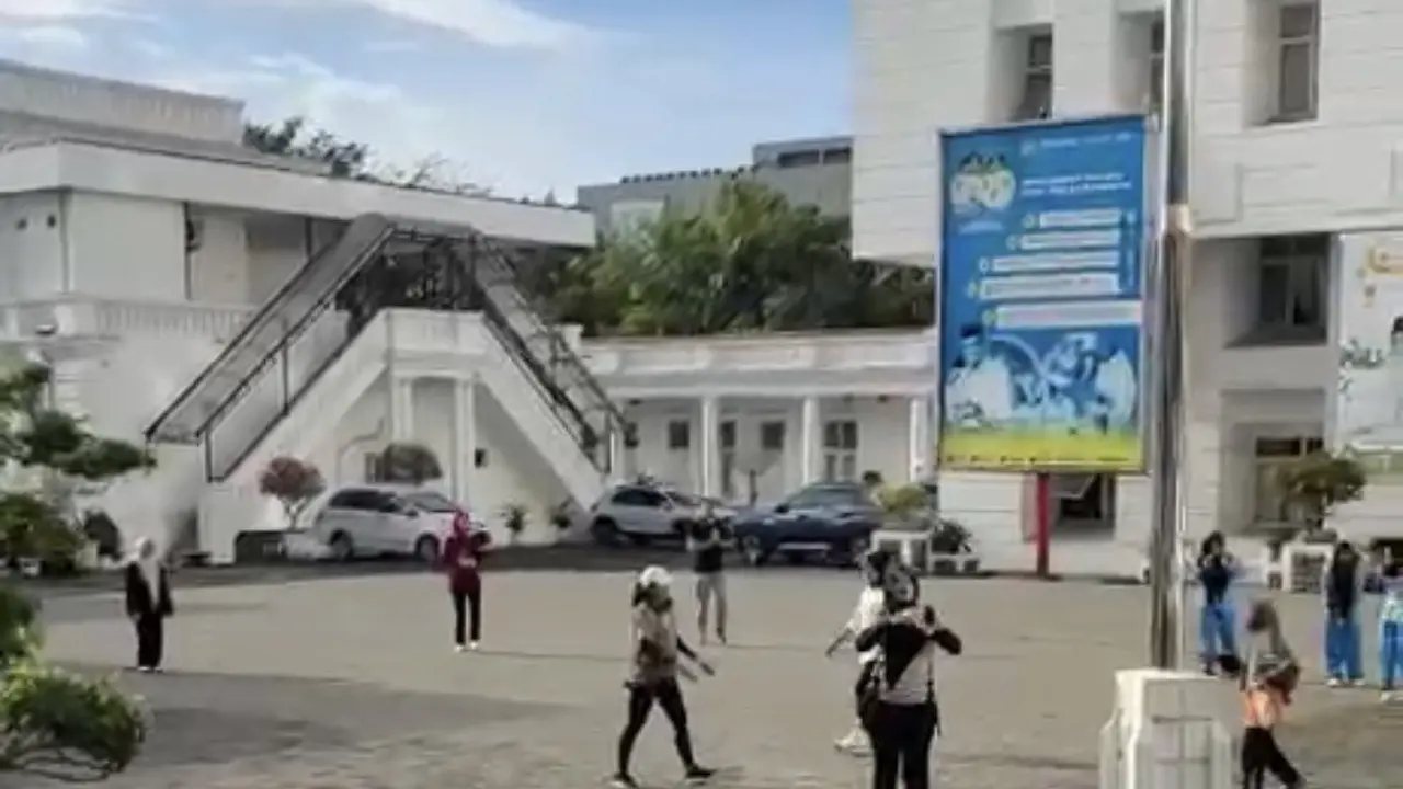 Suasana kantor Gubsu saat perdana pelaksanaan WFH. (Liputan6.com/Reza Efendi)