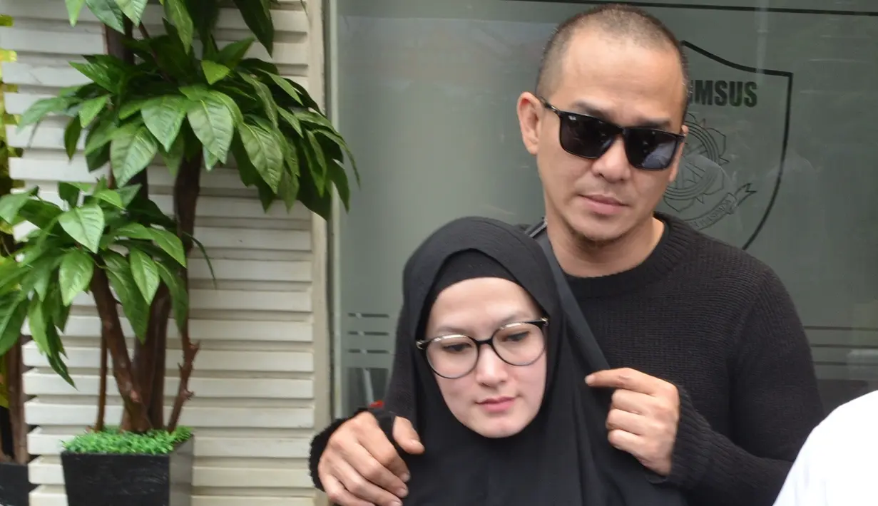 Ketidak hadiran pelapor itu dirasa janggal oleh pihak Lyra Virna. Razman pun berharap polisi bisa mencermati kasus yang dialami kliennya tersebut. (Nurwahyunan/Bintang.com)