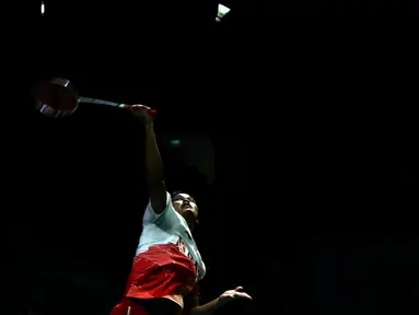 Pebulu tangkis tunggal putra Indonesia, Anthony Sinisuka Ginting saat bertanding melawan Lee Zii Jia (Malaysia) pada Perempat Final Indonesia Masters 2022 di Istora Senayan, Jakarta, Jumat (10/6/2022). Anthony Sinisuka Ginting unggul dan melaju ke babak berikutnya. (Liputan6.com/Helmi Fithriansyah)