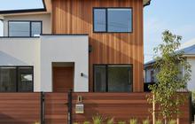8 Desain Rumah Kecil tapi Luas dengan Pagar Aluminium Motif Kayu, Bikin Megah dan Memukau